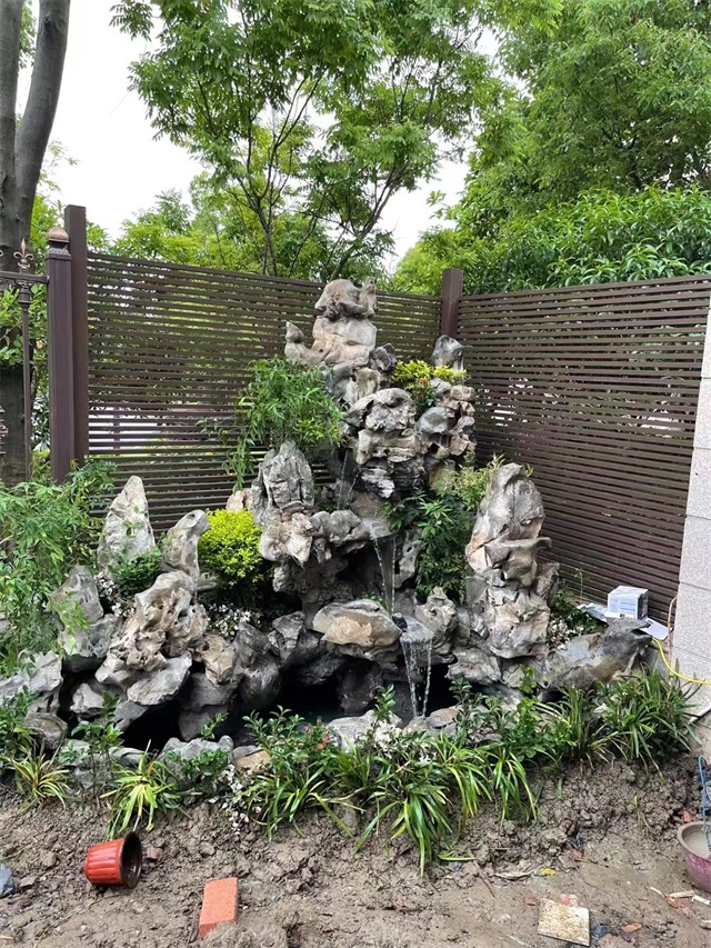 鱼峰别墅假山景观庭院设计